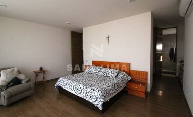SAN LORENZO RESIDENCIAL: Impresionante casa de lujo, moderna e iluminada.
