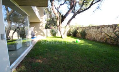 SAN LORENZO RESIDENCIAL: Impresionante casa de lujo, moderna e iluminada.
