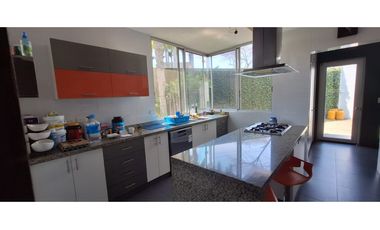 VENDO HERMOSA CASA EN PORTICO DEL RIO VIA A SAMBORONDON