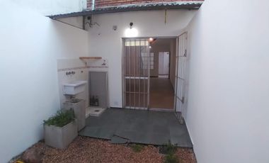 DUPLEX 2 AMBIENTES CON PATIO