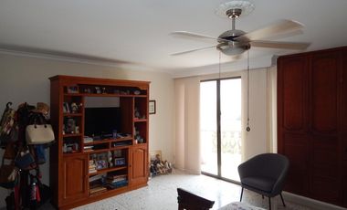 apartamento en venta en altos de riomar. Cod V80713