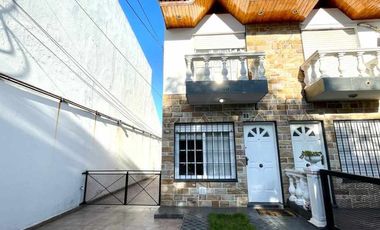 Triplex en venta en Wilde Centro