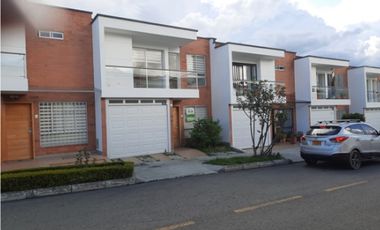 ARRIENDO CASA SAN ANTONIO DE PEREIRA RIONEGRO