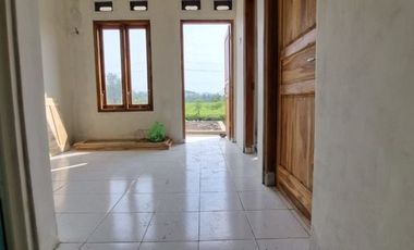 RUMAH CANTIK TERMURAH DI SECANG PINGGIR JALAN UTAMA