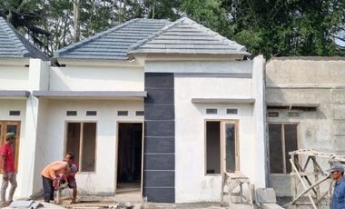 RUMAH CANTIK TERMURAH DI SECANG PINGGIR JALAN UTAMA