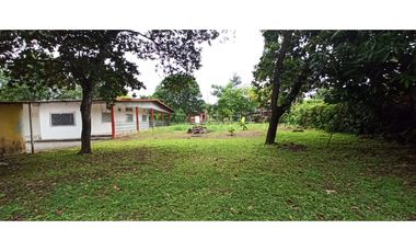 SE VENDE CASA DE CAMPO EN VIA PRINCIPAL >>LA MESA<<