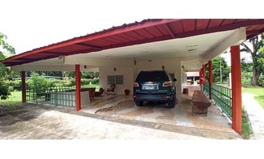 SE VENDE CASA DE CAMPO EN VIA PRINCIPAL >>LA MESA<<