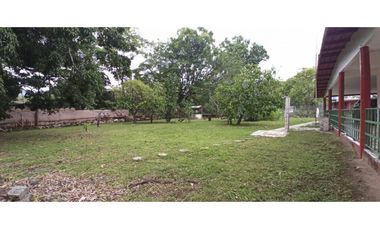 SE VENDE CASA DE CAMPO EN VIA PRINCIPAL >>LA MESA<<