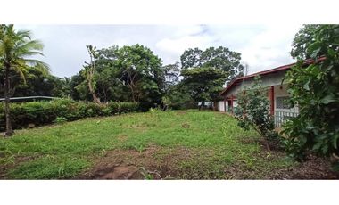 SE VENDE CASA DE CAMPO EN VIA PRINCIPAL >>LA MESA<<