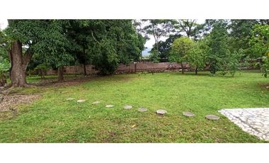 SE VENDE CASA DE CAMPO EN VIA PRINCIPAL >>LA MESA<<