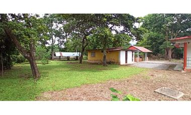 SE VENDE CASA DE CAMPO EN VIA PRINCIPAL >>LA MESA<<