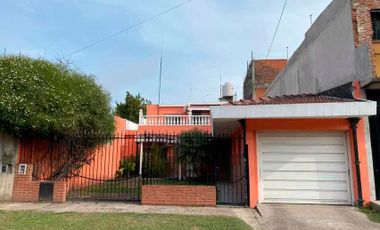 Casa en venta - 4 Dormitorios 2 Baños - 370Mts2 - Gregorio de Laferrere, La Matanza