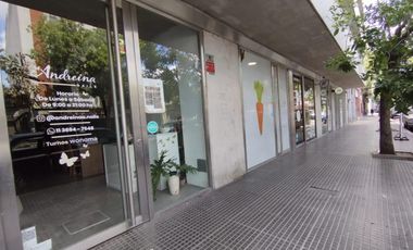 Excelente Local sobre Avenida Córdoba · 67 m2 (3.50x19)