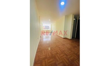 Alquilo Lindo Depa En Comas Frente A Parque Enrrejado