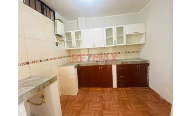 Alquilo Lindo Depa En Comas Frente A Parque Enrrejado