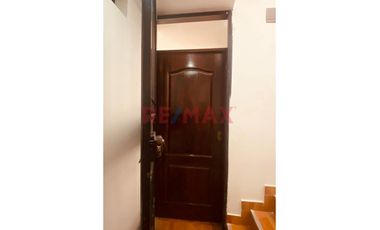 Alquilo Lindo Depa En Comas Frente A Parque Enrrejado