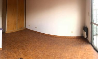 LOTE CON 3 DUPLEX A METROS DE LA PLAZA