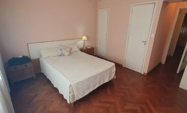 Alquiler temporada tres AMBIENTES a 50 mts. de Plaza Colón