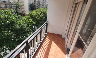 Alquiler temporada tres AMBIENTES a 50 mts. de Plaza Colón
