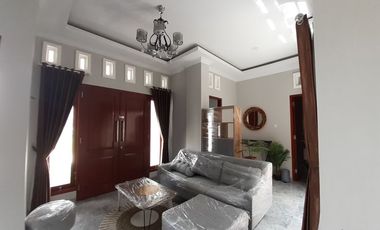 RUMAH BARU DI JALAN GEDONGKUNING BANGUNTAPAN DEKAT PUSAT KOTA YOGYAKARTA