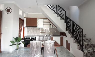 RUMAH BARU DI JALAN GEDONGKUNING BANGUNTAPAN DEKAT PUSAT KOTA YOGYAKARTA