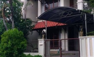 Rumah Villa Westwood, Pakuwon City, Siap Huni Hadap Utara