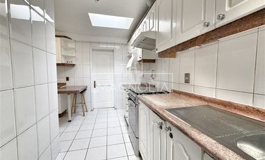 Casa en arriendo de 5 dorm. en La Reina