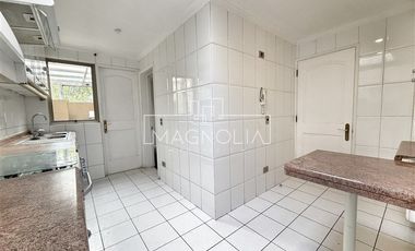 Casa en arriendo de 5 dorm. en La Reina