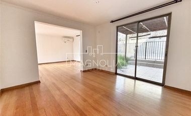 Casa en arriendo de 5 dorm. en La Reina