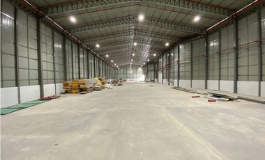 Vía Daule se alquila bodegas 14800 m2 ideal para farmaceuticas