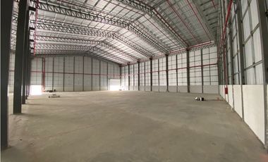 Vía Daule se alquila bodegas 14800 m2 ideal para farmaceuticas