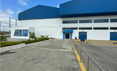 Vía Daule se alquila bodegas 14800 m2 ideal para farmaceuticas
