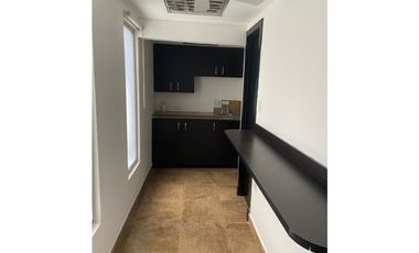 Alquiler de Oficina en Altos del Chase 490 mts Disponible