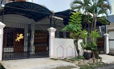 Disewakan Rumah Siap Huni Lokasi di Rungkut Asri Utara, Surabaya