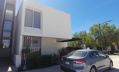 SEMINUEVA/MODERNA CASA C/1REC.Y 1BAÑO EN P.BAJA$6M