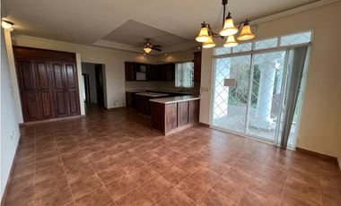 VENTA CASA EN SORA CERCA A ALTOS DEL MARIA CV