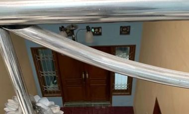 Rumah Disewakan 2 Lantai Lokasi di Babatan Indah, Wiyung Surabaya