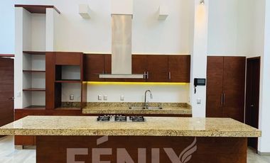 Se vende casa con 3 habitaciones en planta baja- Zona Monte Magno