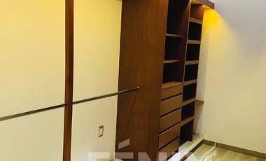 Se vende casa con 3 habitaciones en planta baja- Zona Monte Magno