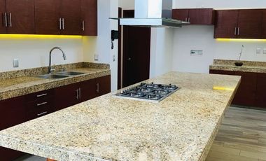 Se vende casa con 3 habitaciones en planta baja- Zona Monte Magno