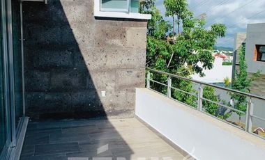 Se vende casa con 3 habitaciones en planta baja- Zona Monte Magno