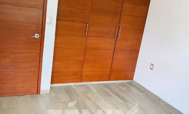 Se vende casa con 3 habitaciones en planta baja- Zona Monte Magno