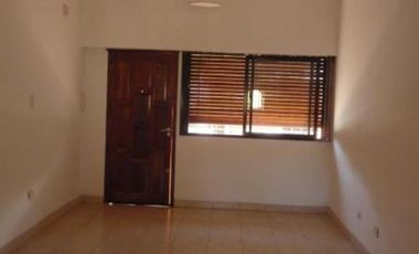 DOS DEPARTAMENTOS EN BLOCK EN PARQUE JOHNSTON. EXCELENTES JUNTOS COMO UNA SOLA VIVIENDA O SEPARADOS.