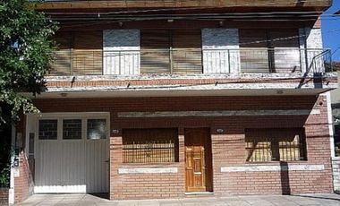 DOS DEPARTAMENTOS EN BLOCK EN PARQUE JOHNSTON. EXCELENTES JUNTOS COMO UNA SOLA VIVIENDA O SEPARADOS.
