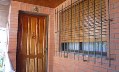 DOS DEPARTAMENTOS EN BLOCK EN PARQUE JOHNSTON. EXCELENTES JUNTOS COMO UNA SOLA VIVIENDA O SEPARADOS.