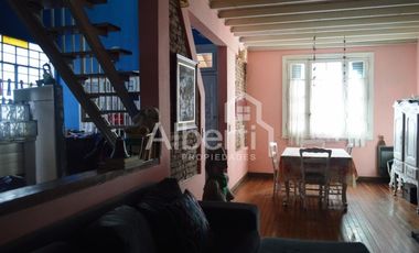 Chalet a metros del Boulevard Vignes