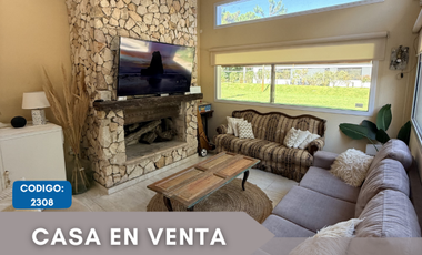 Amplia casa 6 ambientes + lote en Costa del Este