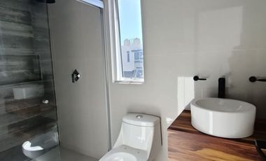 CASA NVA EN FRACC. PRIVADO CERCA DE PLAZA COMERCIAL