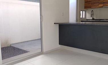CASA NVA EN FRACC. PRIVADO CERCA DE PLAZA COMERCIAL