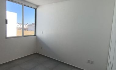 CASA NVA EN FRACC. PRIVADO CERCA DE PLAZA COMERCIAL